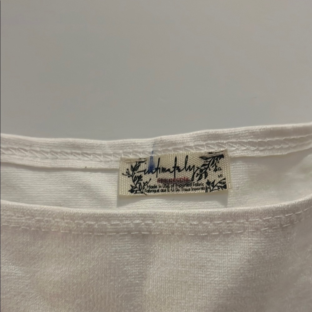 Elegant White Sheer Sleeve Top - Picture 2 of 3